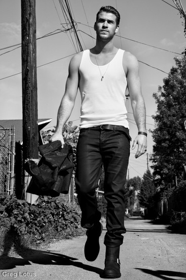 liam Hemsworth 3
