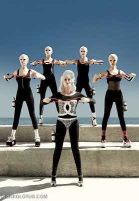 Gallery Strong and Chic